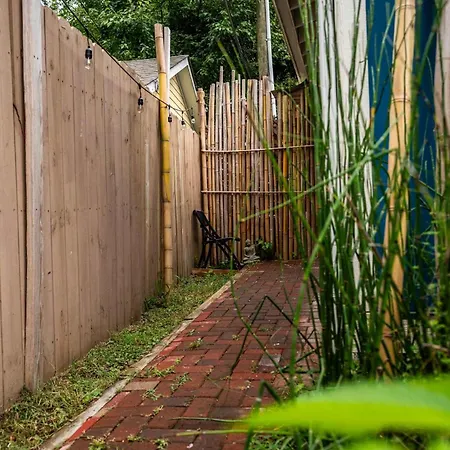 Adorable Solo-Traveler Retreat Apartment Charlotte Exterior photo