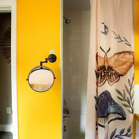 Adorable Solo-Traveler Retreat Apartment Charlotte Exterior photo